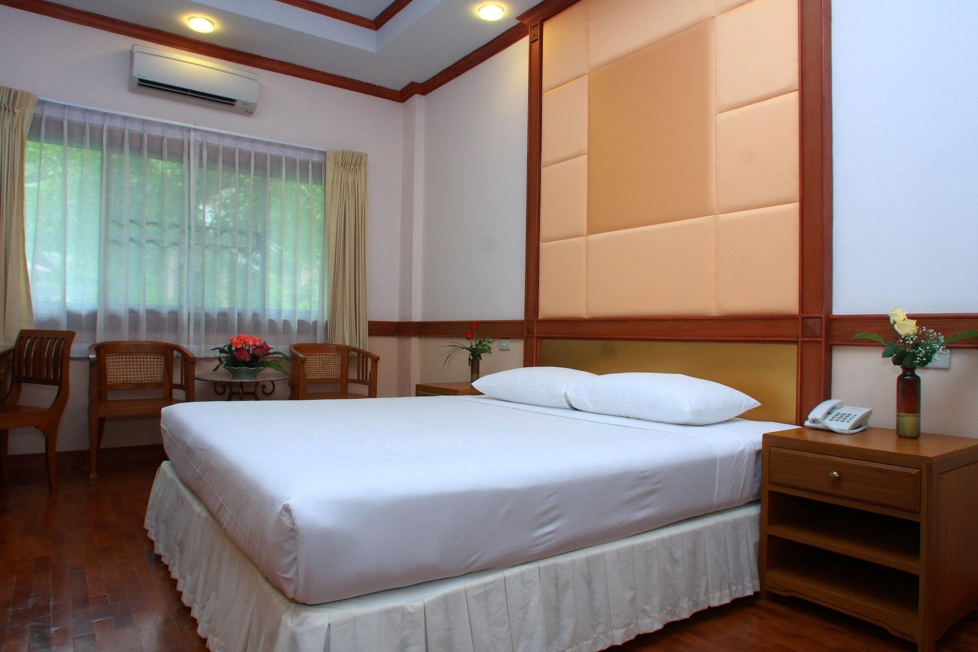Suan Bua Hotel&Resort Ban Pong  Exterior foto