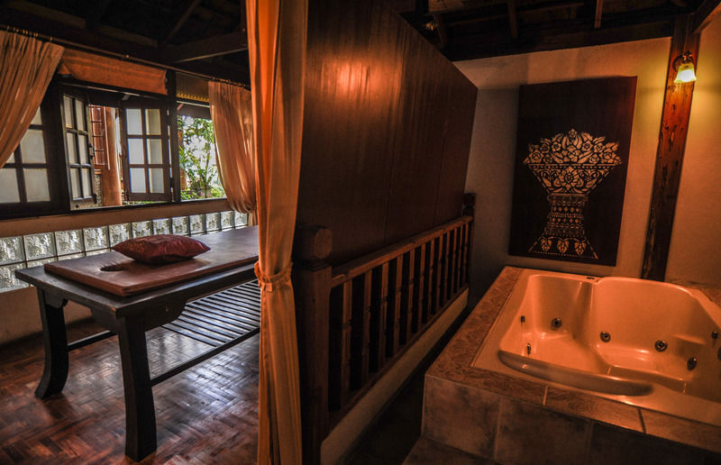 Suan Bua Hotel&Resort Ban Pong  Exterior foto